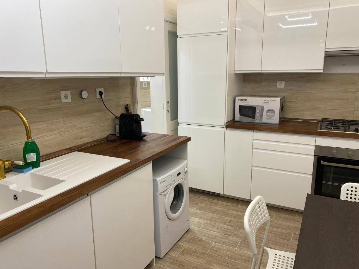 Kiraly78 Huge Apartment Budapest Bagian luar foto