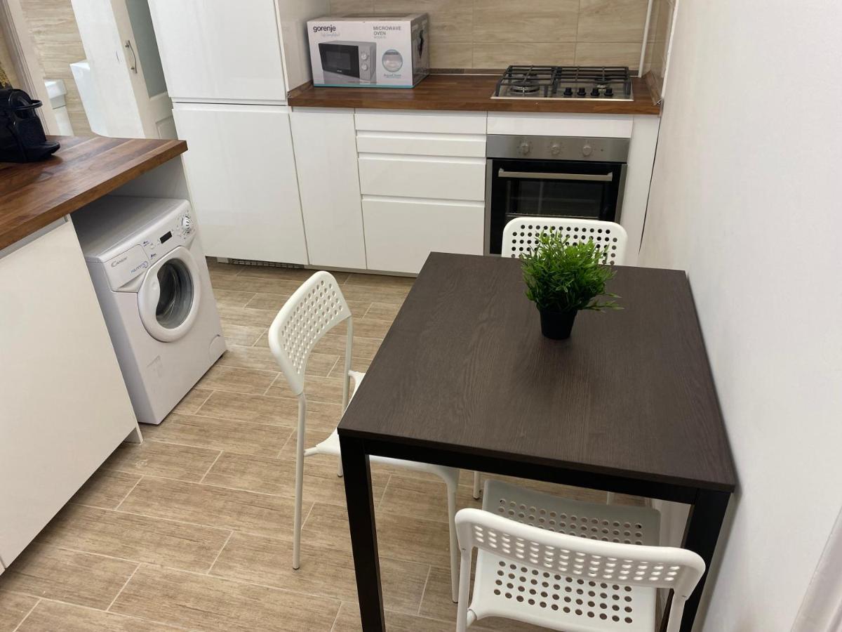 Kiraly78 Huge Apartment Budapest Bagian luar foto